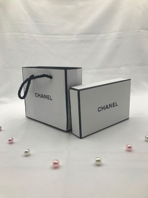 Exquisite Color Paperboard Cosmetic Box Packaging Print Logo Pattern Custom Size